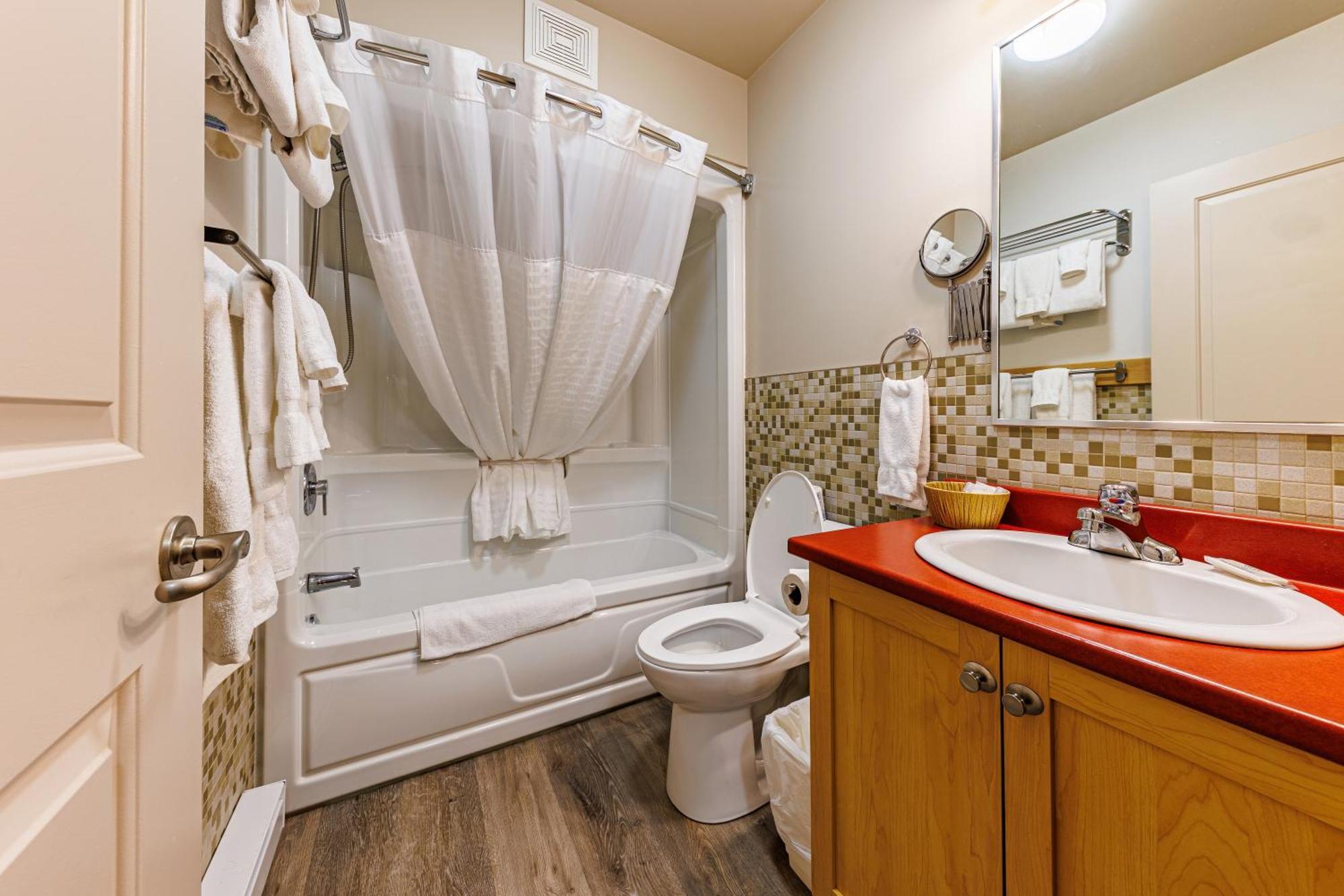 Hotel-Motel Castel De La Mer Ла Мале Екстериор снимка